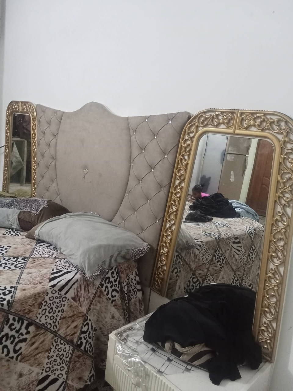غرفت نوم للبيع تركيه مستعمله سعر 500وبيه مجال ليريد يتواصل ***********
