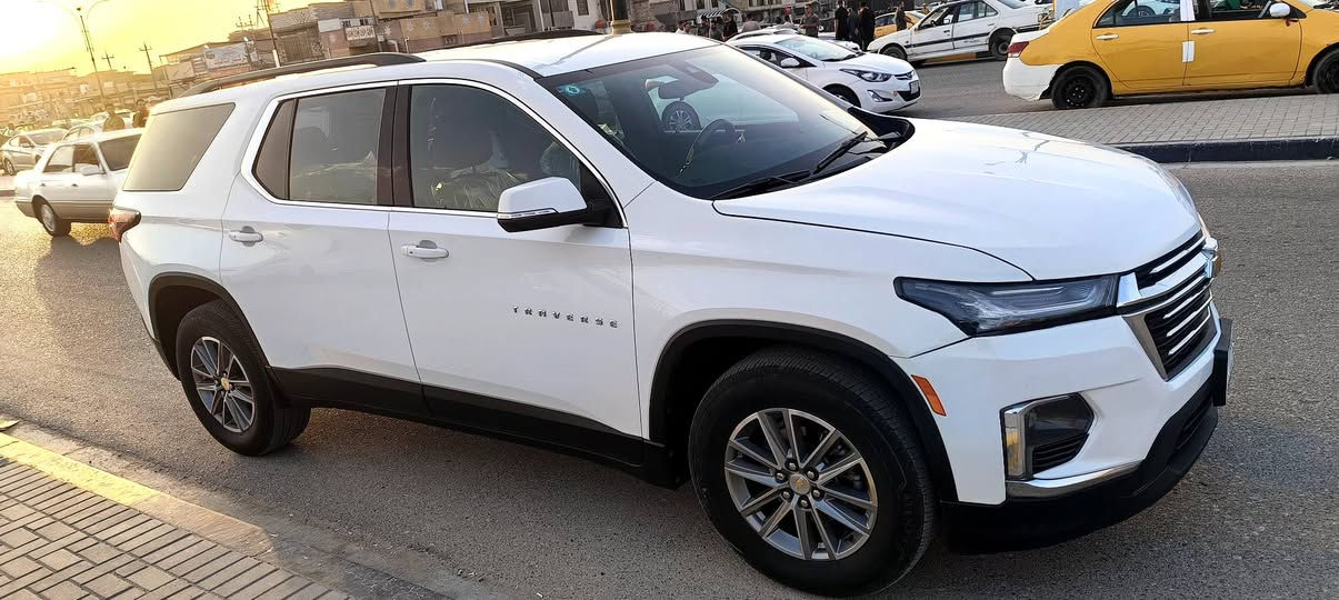 من رخصت مدير الكروب المحترم سلام عليكم اخوان ترافرس موديل 22  شاشه كبيره كشن كهرباء صندوك كهرباء كشن منفصل باسمي مكاني البصره الكرمه سياره جاهزه من كل النواحي أن اشاء الله مغلف ارضيه سعر 260 وبيه مجال ***********
