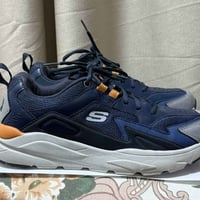 حذاء سكجر فيرادو مستخدم حيل قليل اصلي قياس 41 26 سم  السعر ٦٠ الف Skec...