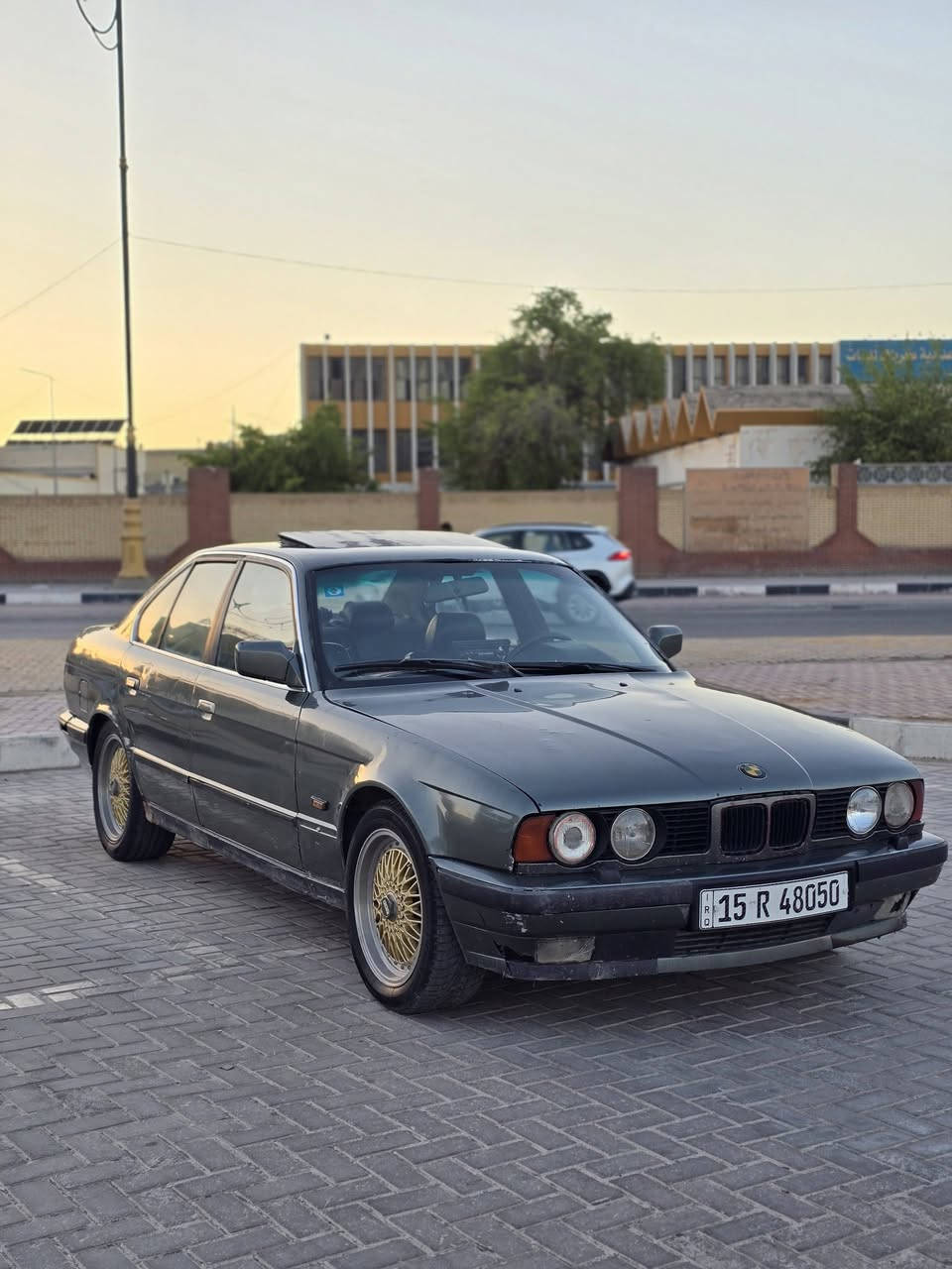 #السلام_عليكم_للبيع او مراوس اطي فرق او اخذ حسب القناعه
bmw 520اصل وفصل 
سنوية ل2030بسمي جديدة ورقم دولي وهزة جديدة 
مكفولة من اي ضربة صبغ حزام بدون دواخل 
 كير عادي  جاترك سيارة كلها رياضي ويل bbsرياضي اصلي وسعرة معروف بس لويل صالنصه رياضي بريك رياضي
مديل 1993 وارد الماني
مكينة وكير حاوية كفالة
حدادية توني نافضها 
يرادلها ترتيبات للغرفة 
نواقصها بطاين تعبانه وكشنات تعبانه وباب ورة صدر يرادلة صبغ تبريد كمبريسر لاطشة 
 مكاني السيارة: كربلاء المقدسة
ب43ومجالها بسيط 
 ***********
