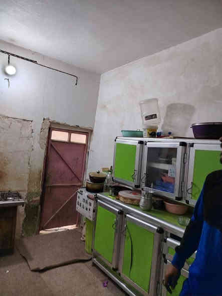 السلام عليكم ورحمه الله وبركاته دار للبيع المساحه 90 متر تقريبا النجف الاشرف حي الرحمه شارع 20 بناء بلوك يحتوي على غرفه وصاله مطبخ واستقبال وغرفه بالسطح سطح وتشاري اي استفسار اتصل على هاي الارقام مراجعه مكتب سور النجف نهايه شارع 20
***********واتساب
***********اتصل
