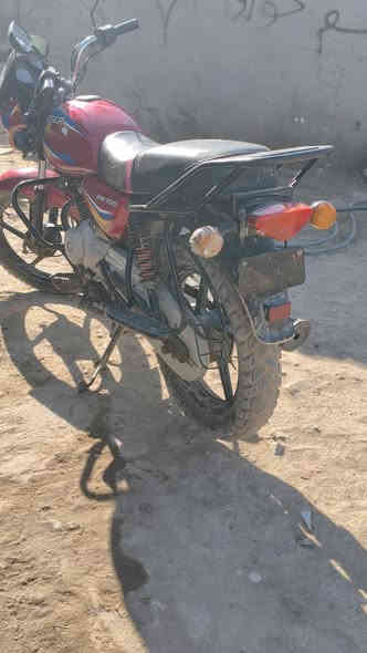 السلام عليكم
دراجه بوكسر موديل 21
دراجه خير من الله 
سعره 700 وبيه مجال حق الجيه 
رقمي 
***********
