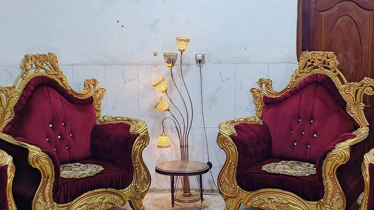 تخم ملكي عشر مقاعد نظيف
سعره 380 وبي مجال لمكان بغداد  
يوجد توصيل بكروه ب واتساب
***********
