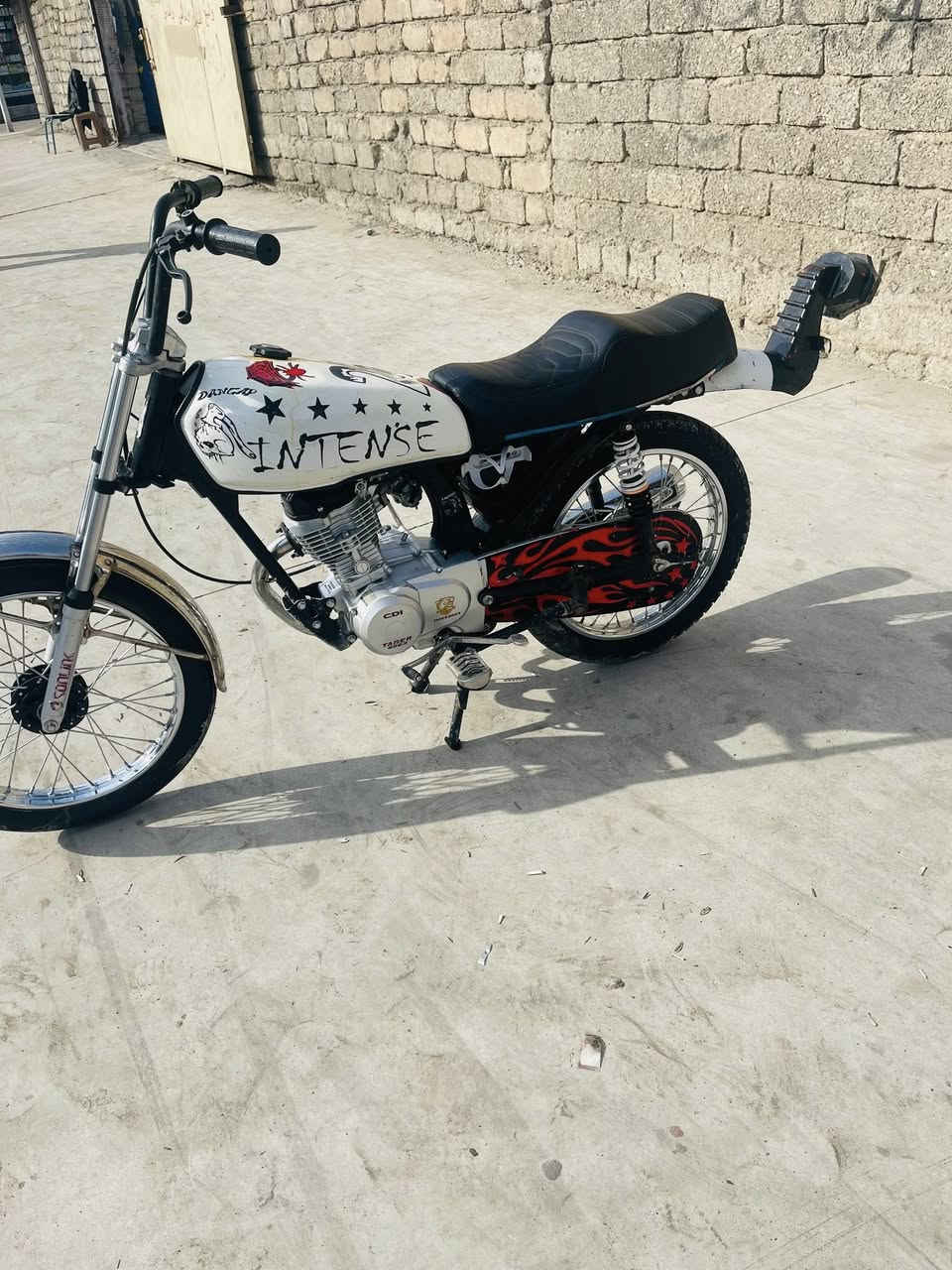 البيع تايكر تايكر 23 شرط تحريكه ومعدل حلا من الصوره المكان حي البكر محرك مفتوح  السعر 500 وبيه مجال اليحب يتصل علا رقم *********** شرط لا صوت ولا فيلس
