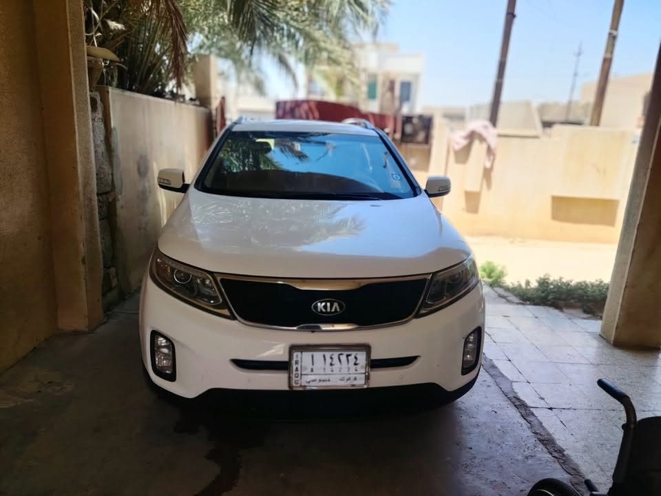 🚗 للبيع: كيا سورنتو 2014 (خليجي) 
المواصفات والتفاصيل:
 الموديل: 2014
 المحرك: 4 سلندر
 الوارد: خليجي
 الرقم: كركوك (جاهزة للتحويل )
 السنوية: نافذة ومجددة لغاية 2028
السيارة جاهزة من كلشي (شلع قلع)، ما ينقصها أي شي ومكفولة من النواقص. تبريد ثلج ثلاث قطع 
 السيارة مكفولة عدا صبغ مقدار (إصبعين) في الجاملق الخلفي فقط 
السعر 150 ورقة ($15,000) وبيه مجال للشراي
المكان: الشرقاط / اسديره وسطى الثانيه (الفياض)
📞 للتواصل والاستفسار:  ***********
