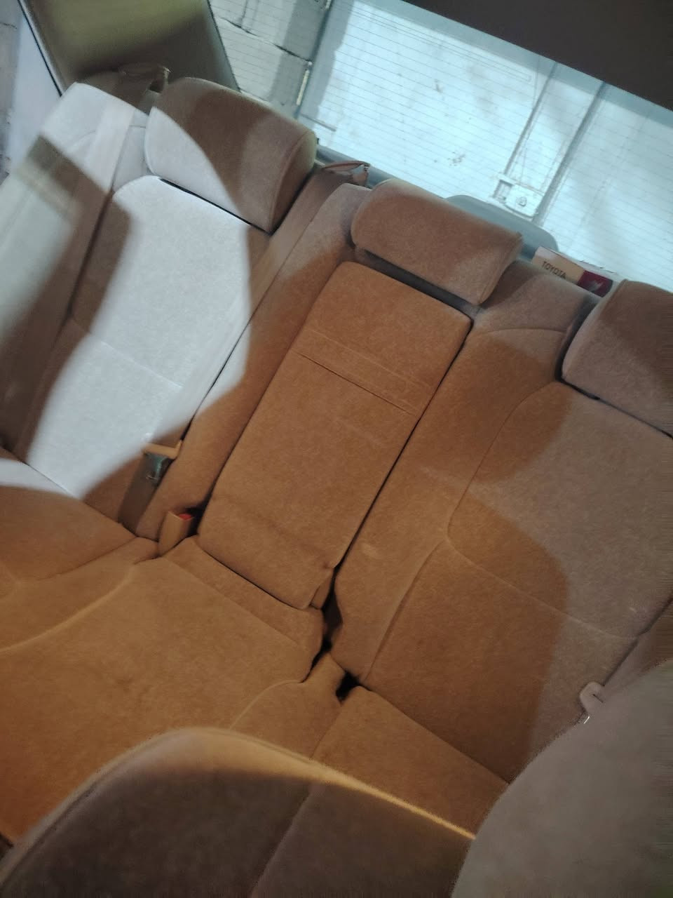 السلام عليكم سيارة كراون جنون للبيع حديدة كصة قماره فقط مكينه ديفور دكمة وحده يعني كشن كهربائي مكينه وكير مكفولة للاتصال *********** السعر ٥٠$
