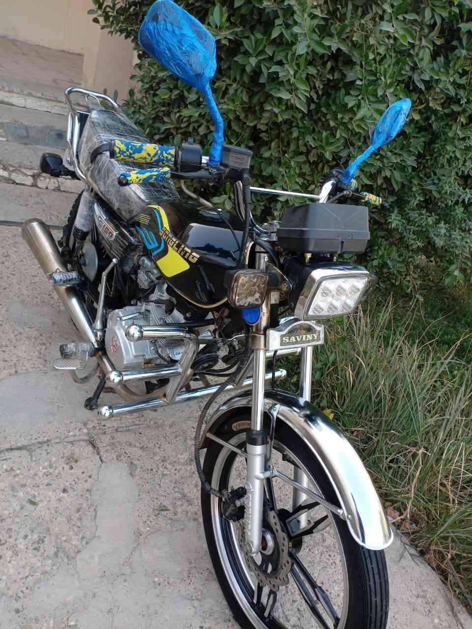 السلام عليكم دراجه ايراني للبيع موديل 2021 كله شغال صلف هندر كهربائيات كله شغال  مكينه فول نعومه مابيهه اي نقص دراجه حيل نضيفه نشاط فول گير ما گير كله فول 
ملاحظه. (الدراجه مگمركه او كامله )
السعر.      575 او بي مجال للشراي 
العنوان.   داخل الرمادي 
رقم الهاتف. ***********
