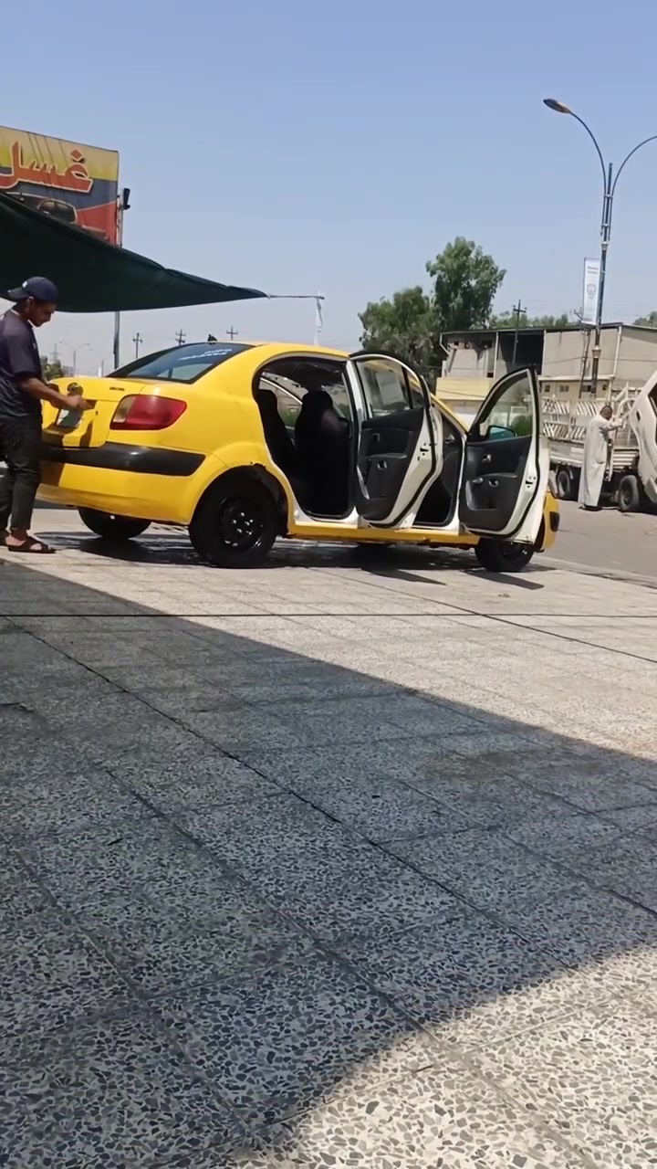 كيه ريو
موديل 2006
سياره نضيفه 
المكينه كير شرط
الضرارها البوبند ضارب شبر من السقف بدون دواخل
رقم ذي قار الشرعي بل موصل شرط التحويل
ترهم بيع ترهم معارض افانتي
للاستفسار اكثر تواصل عل رقم ***********
