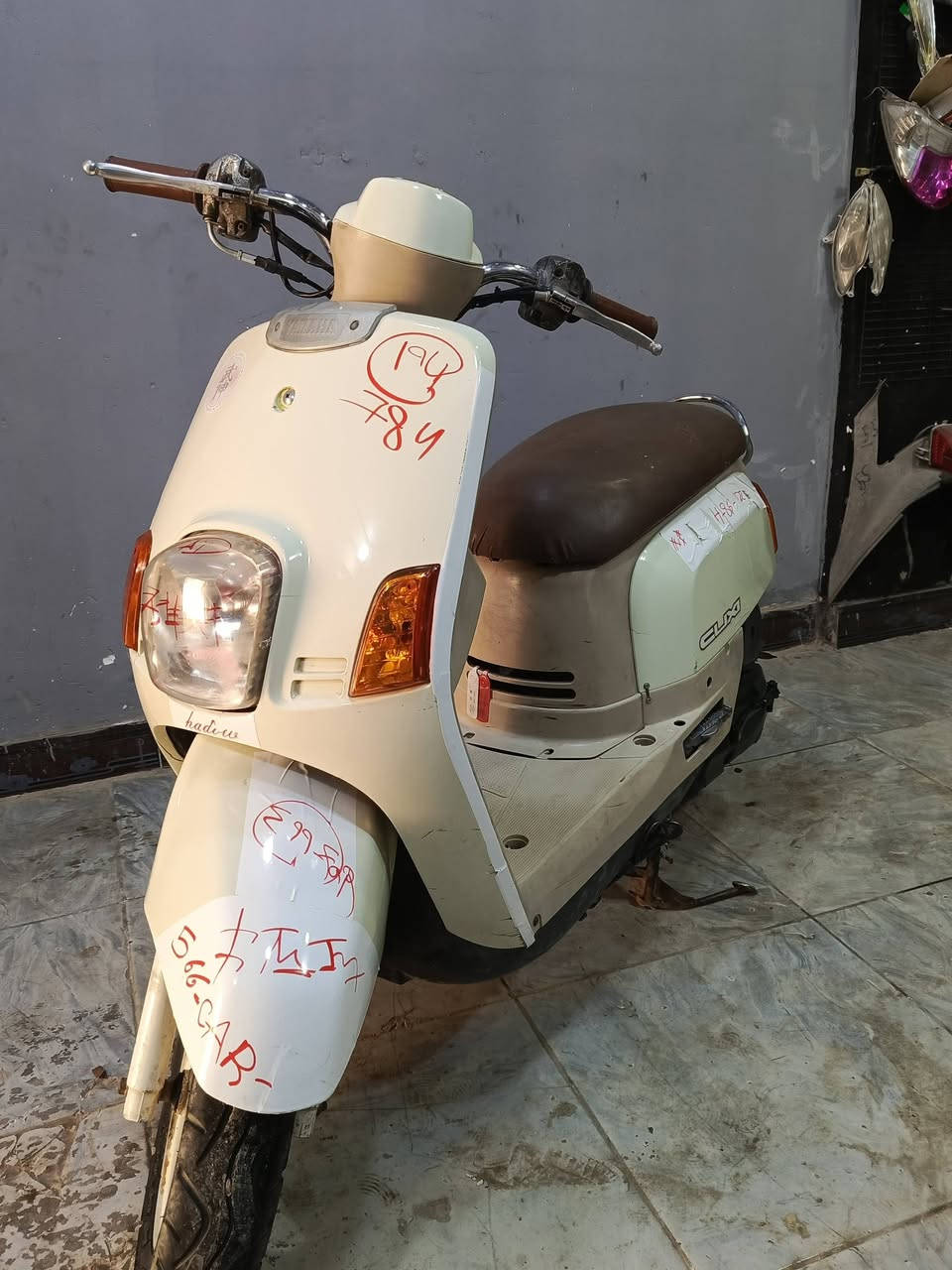 بوليس داخل كريمي دراجه مختمه ويه ختم مكينه 
كله شغال كهربيات نكره سلف دراجه نضيفه 
مبدل فقط بستم تجي وتفحص بعينك 
عنوان كربلاء ***********
