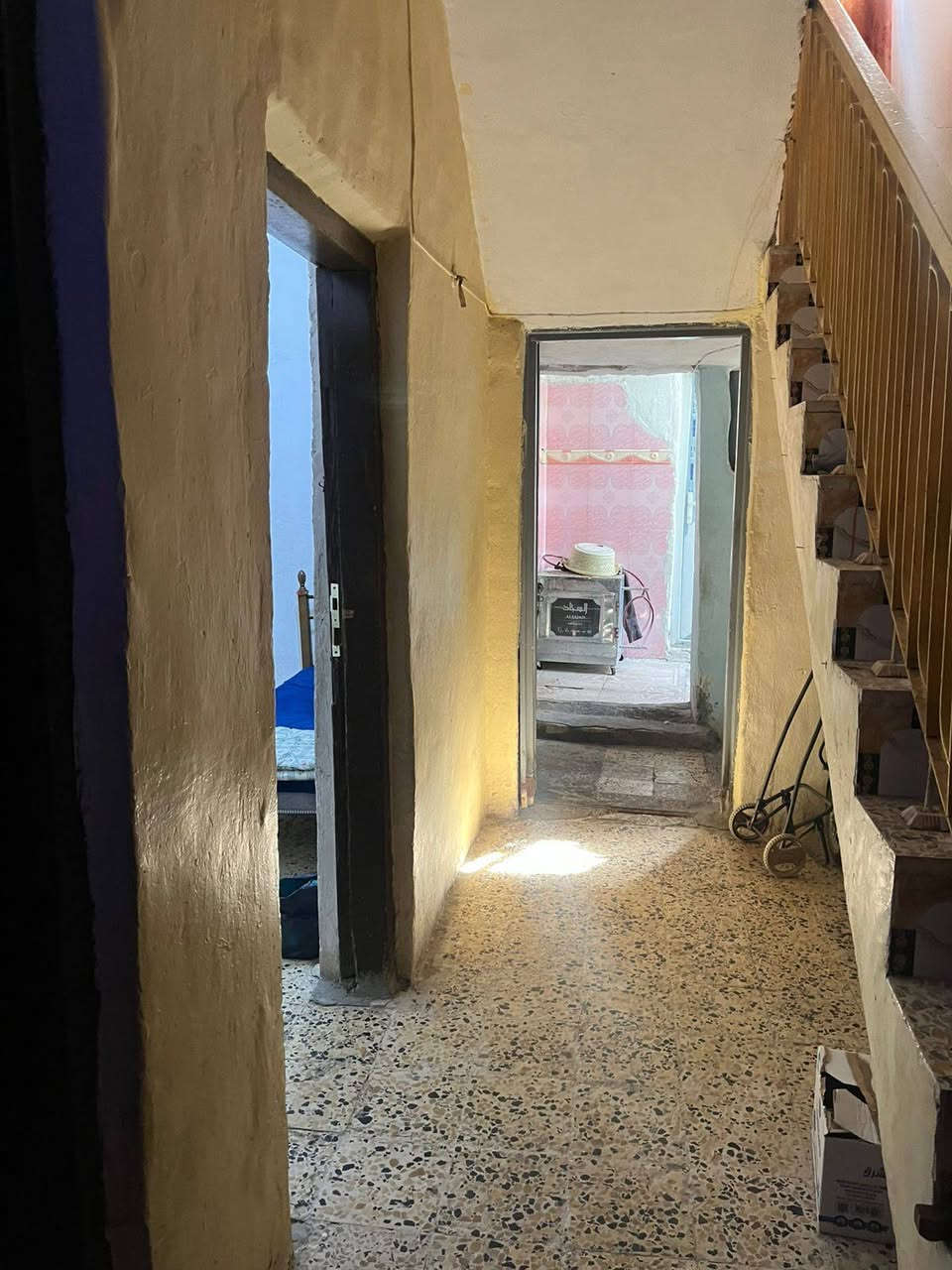 أعلان رقم (١١٠٩ )

🌺اللهم صل على محمد وال محمد 🌺
عرض اليوم
...............
بيت طابو صرف في حي ناظم خلف اسواق بشار وشارع بغداد  بناء التسعينات السقف صب والبناء طابوق 
طابقين
الاول (غرفتين صاله براني مطبخ صحيات داخليه خارجيه)
الثاني (غرفتين صاله) 
مساحه /215 م 
السعر / ١٢٠ وبي مجال بسيط 
_______________

عمولة المكتب=ثابته من السعر الكلي 
من قبل البائع ١%
من المشتري1%

للاطلاع على عروضنا باستمرار اضغط على االرابط ادناه وكن ز👈⭐بون مقرب👇 وادعوا اصدقائك  https://www.facebook.com/share/QyfeNk5moeNRhhwa/?mibextid
الاتصال على الارقام التاليه 
***********
***********
🌹عنوان المكتب 🌹
شارع بغداد . قرب ملعب السماوه الأولمبي. مجاور مشتل النخيل. وشركة كي. دي. دي
