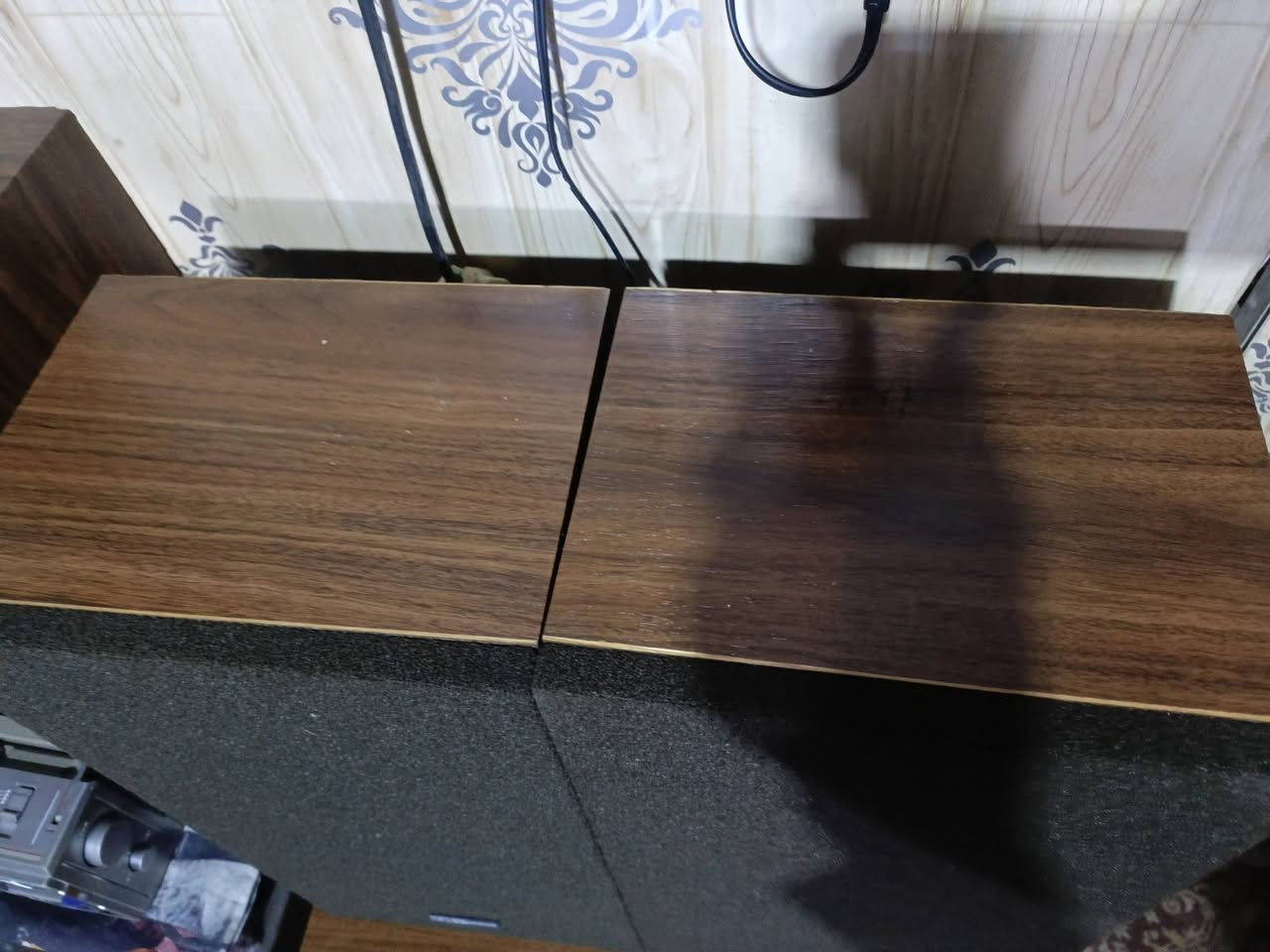 للبيع 
مسجل راديو رايزنك 
إستيراد مؤسسه بدايه الثمانينات راديو 4 موجات مع ال fm. الجهاز نظافه عاليه جدا مقارب للجديد بلاد وضع شركه شغال وبحاله ممتازه خالي من التصليح نهائيا 
(ملاحظه.السماعات ليس السماعات) الخاصه بالجهاز.نوع توشيبا ياباني اصلي 
علماً أنها أفضل وأقوى من السماعات الاصليه نظافه 100٪100.. للاستفسار 
(***********) متواجد.. واتساب ماسنجر.. يوجد توصيل لكل المحافظات 
(( السعر مراسله الصفحه))
