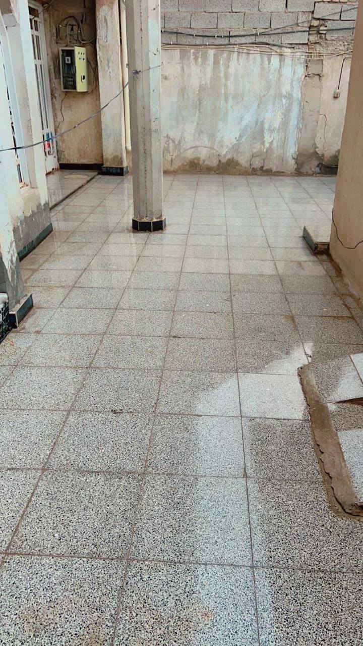 السلام عليكم 
للبيع بيت ٢٠٠ متر طابقين بل ٧٠٠٠ ع بره ***********
