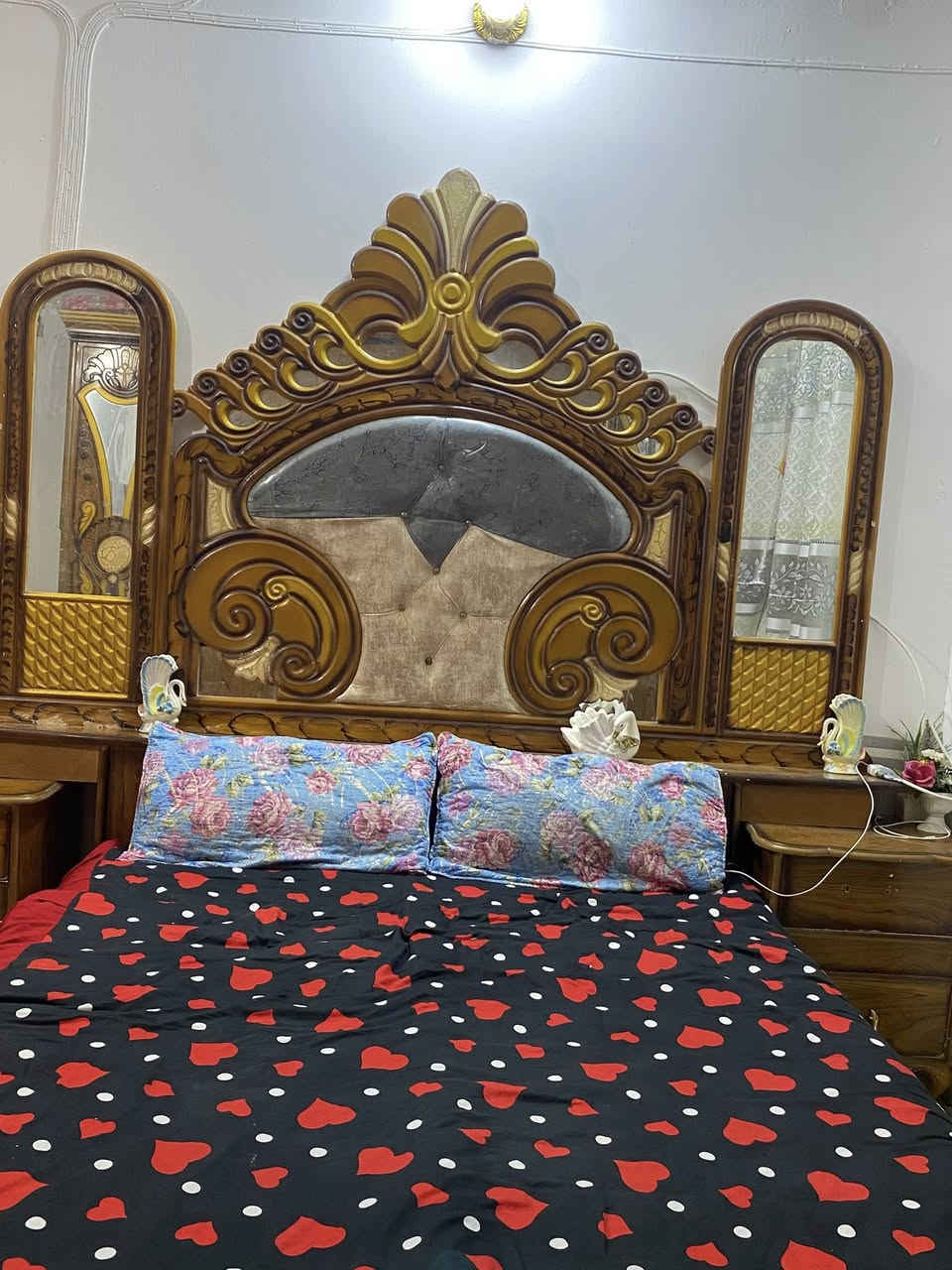 سلام عليكم غرفه  خشاب سوكيه البيع نضيف مستعمله قليل قليل سعر 800 وبيه مجال الطيبين مكاني الكوت حي الحكيم رقم ***********
