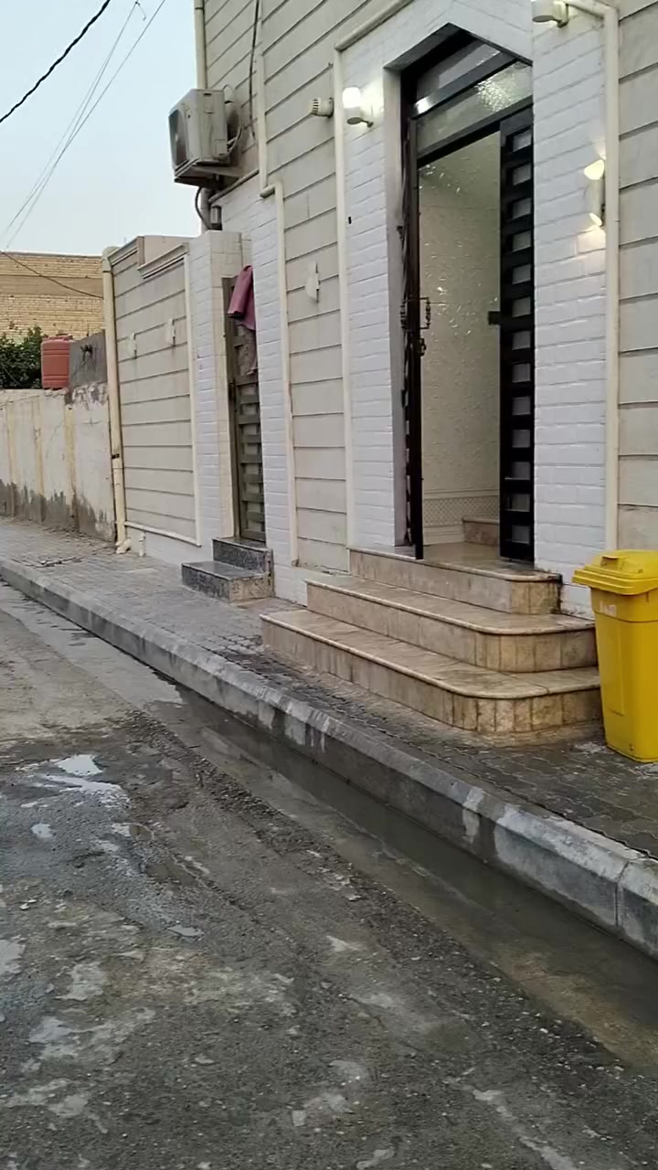 شقه 150 متره للايجار بحي المعلمين قرب مدرسة الشيماء وابن الرشد تفاصيل بل الفيديو رقم صاحب الشقه‏‪0783 200 8818‬‏
