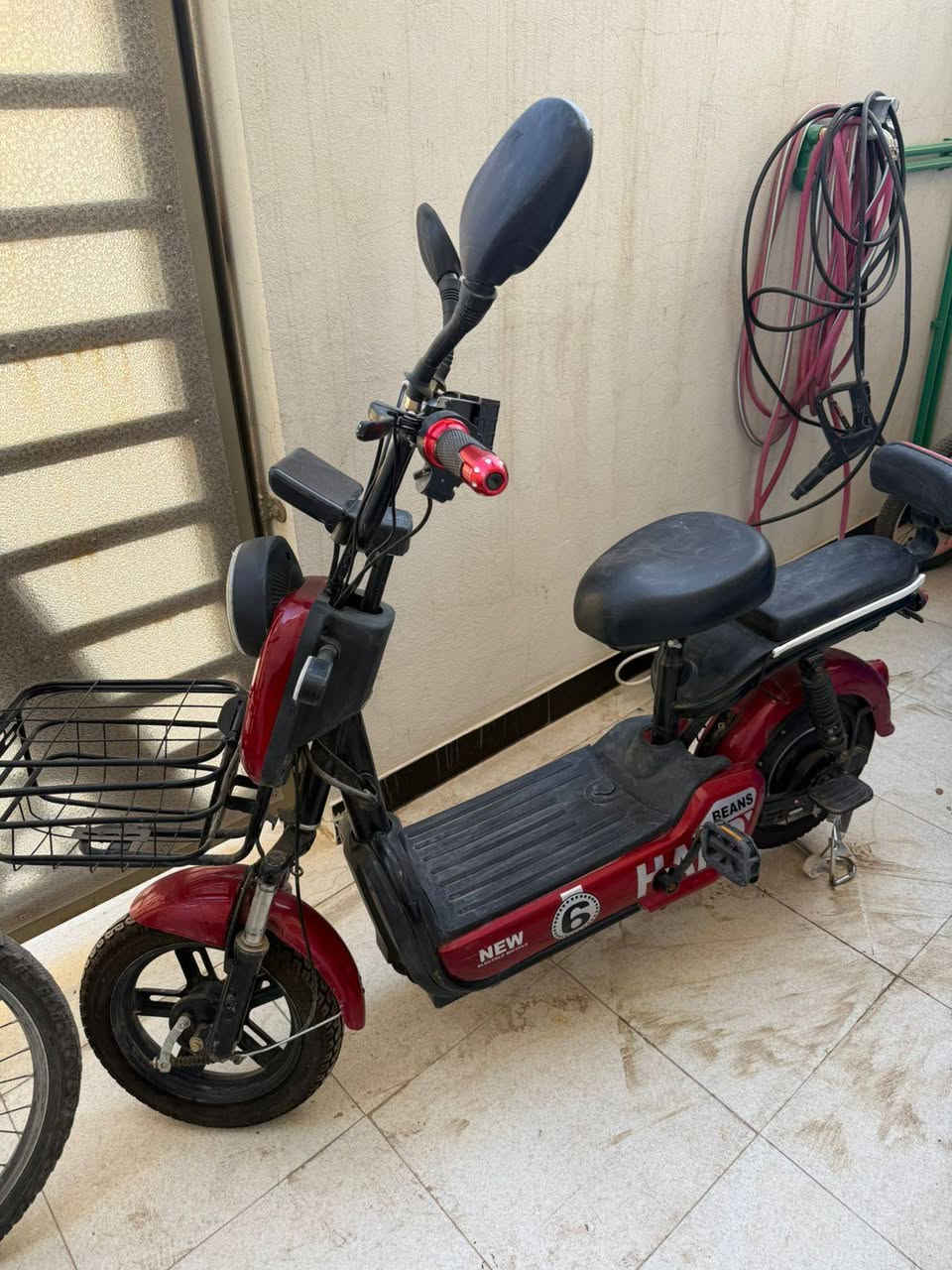 السلام عليكم
دراجات شحن للبيع السوده نوع سكنس كامله اي نقص ما بيها ما صارلها اسبوع من جبتها جديده لوك
الحمره حجم 14 بيها نقص بطاريات فقط دراجه كامله نقصها بس بطاريات
الاستفسار على هذا الرقم *********** العنوان بغداد

