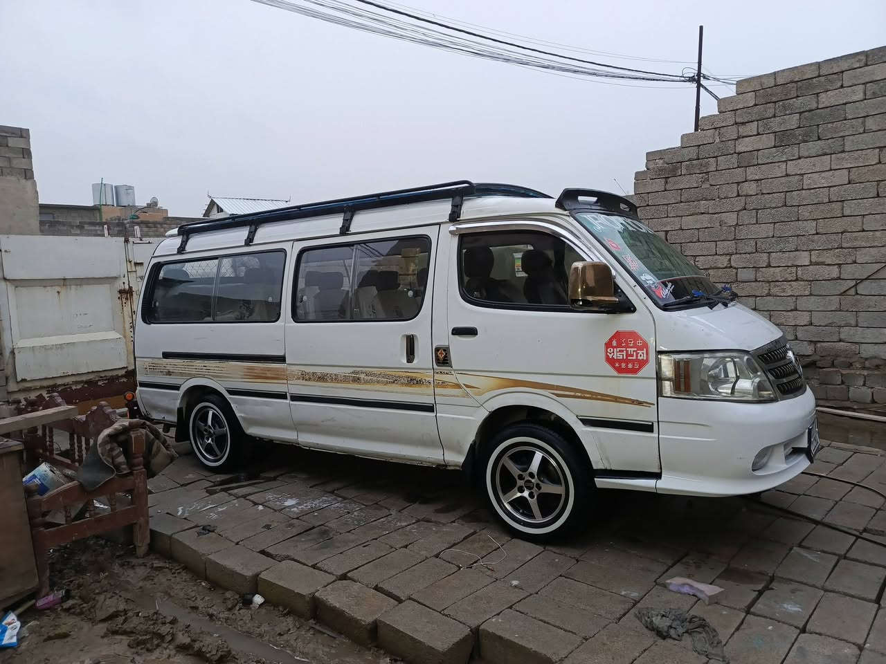 السلام عليكم فتون للبيع موديل 2009 رقم انكليزي بغداد
شرط التحويل و الوكاله سنويه 28  
مصفره هيئه ومرور 
كير ومكينه واكسل شرط  
طخم تأير قبل 10ايام شادهن حته السبير جديد 
مكفوله من الصبغ والضربه 
العنوان موصل الأيمن  

السعر 67 وبيها مجال الرقم ***********.
كورك *********** خاص ماجوب
