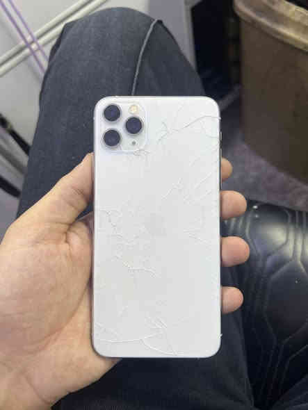 ١١برو ماكس بطاريه ٨١ ذاكره ٢٥٦ مبدل شاشه فقط وفيس ايدي متوقف مكفول من كل عطل سعره ٢٠٠ مكاني بغداد بياع***********
