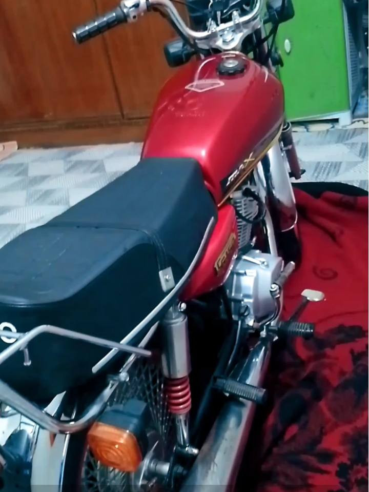 نامه امتياز واحد وعشرين جاهزة كامله بس دك لوحات موجود هسه سنوية بس باقي لوحت لن بعدهن ماطلعت   من المرور ***********

