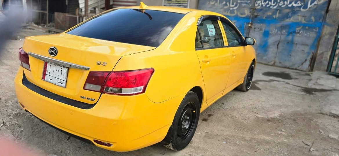 سياره بي وادي جي ٣ محور كوله 
صدر أمامي خلفي جديد .تبريد ويه سويج
بيه باب خلفي مبدل وجاملغ ...والباب والجاملغ موجودات ...صابغ عام للجماليه 
سياره بسمي بيع ٥٣ وبيه مجال ....
***********
