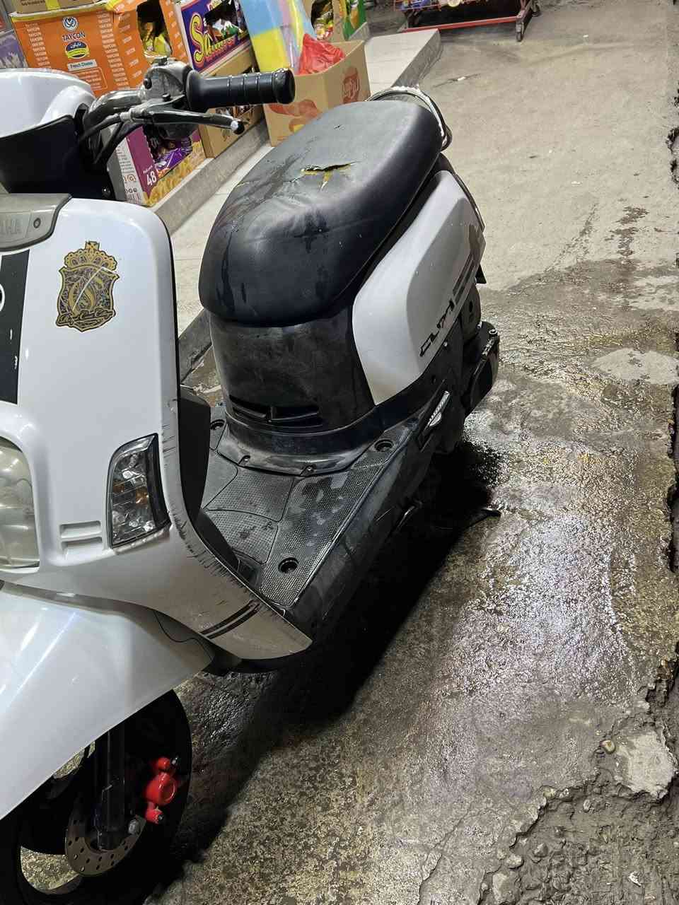 السلام عليكم بوليس للبيع او مراوس  دراجة كلها جديدة وشوفة عينكم ختم واحد شرط شلعة معدل مفولة سلف رياضي بوشة بلادي كابريتر فقط تجاري وشرط صافية ودراجة خرسة شعراية نقص مبيها السعر ٦٥٠ وبيها مجال مكاني اعظمية ***********
