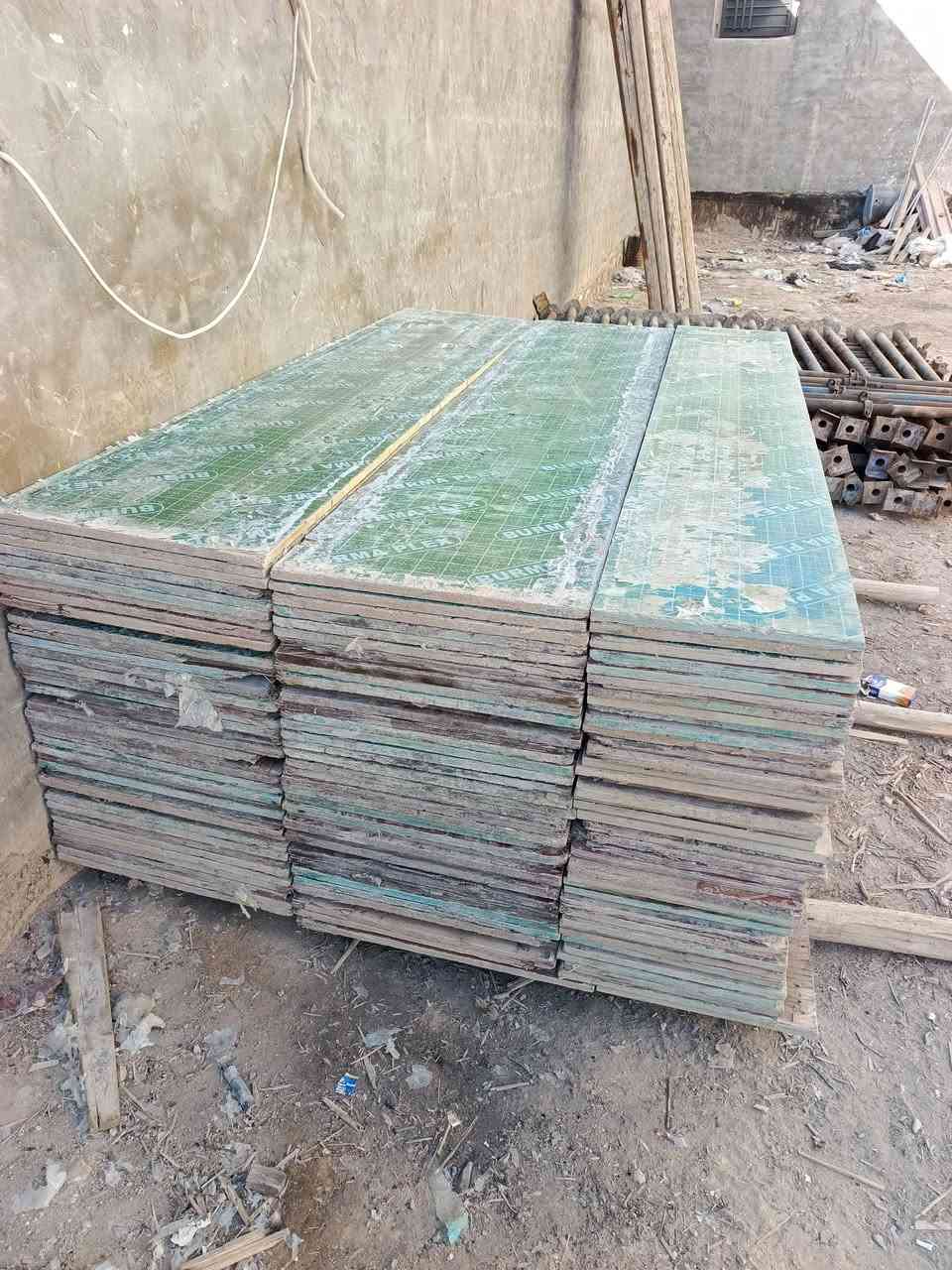 بلاويت للبيع العنوان بابل ***********.    ***********
