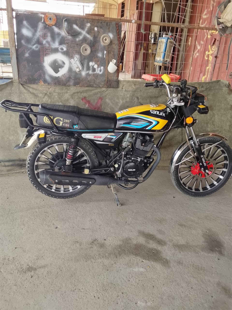 سلام عليكم سيفان 25 كفالة عامة 1على1
دراجة جديدة اخت الزيرو 

السعر ٦٨٥ وبيهة مجال حك جيتك ♥️ 

للتواصل ***********

مكاني ديالى الخالص هبهب ♥️ 

جوة السوك أبيع
