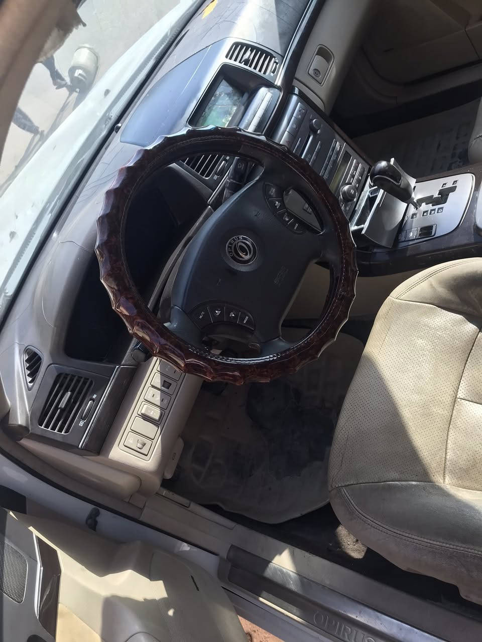 السلام عليكم
كيا ابيروس 2009 للبيع فول بصمة مكاني بابل 73وبيه مجال 
رقم الموبايل ***********
