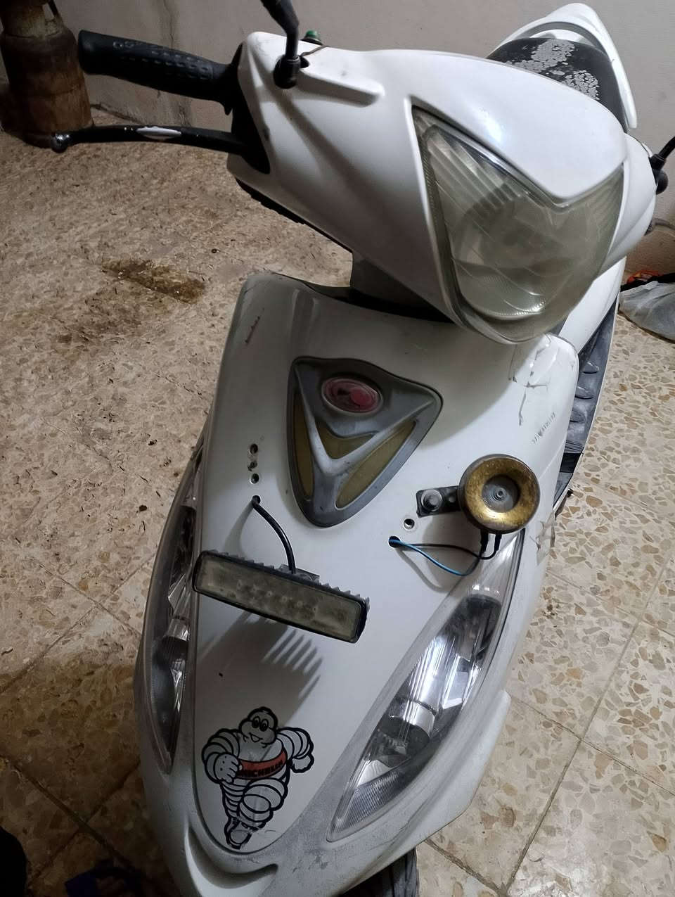 سلام عليكم اخوتي دراجه ماكس كوري ناقصها بس نوزل ونضافتها كدامكم بل صور والتواصل خاص *********** او مراسله خاص فيسبوك بيع مستعجل لان محتاج مكاني كربلاء
