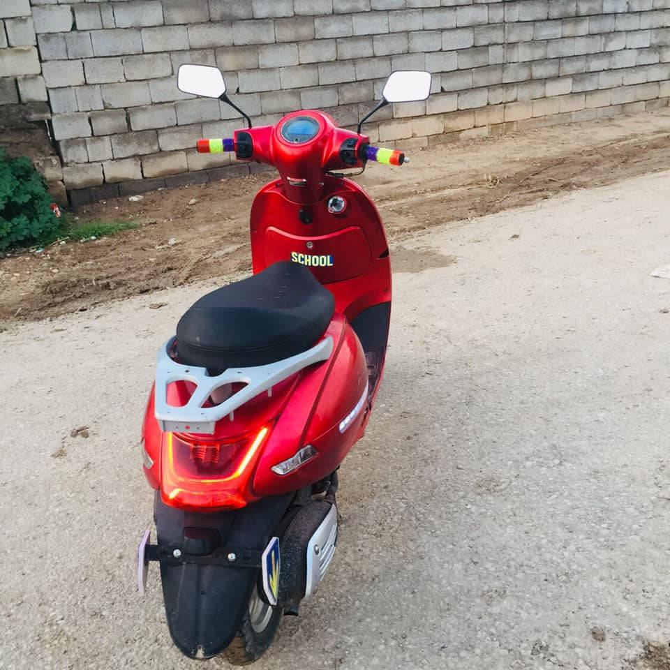 سلام عليكم 

دراجه عبدالحليم كلاسك

سرعه 120

كيج كهربائي كله شغال 

محرك مكفول 

كهربائيات كلها شغاله لايت عالي ناصي دبل اشاره

نكره سلف 

للبيع او للمراوس 

الشراي خاص 

مكاني تقاطع الامام عبدالله بن علي


**إذا كنت صاحب هذا الإعلان وتريد حذفه لأي سبب، رجاءا أرسل رسالة إلى الدعم الفني**