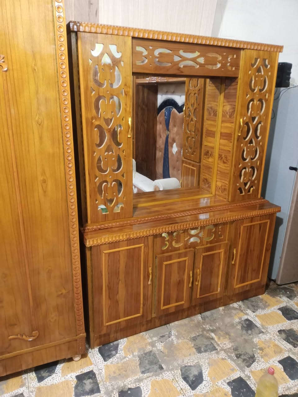 السلام عليكم
غرف اخشاب للبيع 
جديد غير مستعمل 
الاستفسارا ***********
