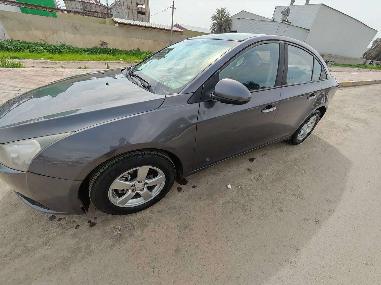 السلام عليكم 
شوفرليت كروز 2013 LT خليجي 
مثبت سرعة 
قفل مركزي 
بصمة 
تبريد وتدفئة شغال 
كير اوتو 
محرك شرط 
صبغ ومعجون جاملغ الامامي جهة النفر 
وباب النفر رش فقط
سعر 80 وبيها مجال 
***********
***********
