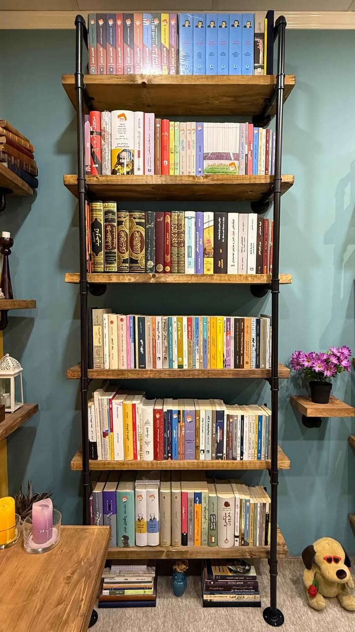 ڕەف بۆ فرۆشتن
پێنج تاکە
دووتاکیان پێنج ڕەفە
دووتاکیان شەش ڕەفە
تاکێکیان یەک ڕەفە بە درێژی
پێکهاتەکانی بۆڕی ئاسن و داری ئەسڵی پتەو
بەرگەی قورسایی زۆر دەگرێت بۆ کتێب و هەر کەل و پەلێکی تر دەبێت ٫ دەتوانیت شتی لەسەر عەرز بکەیت بۆ دوکان و پێشانگا یان هەر بابەتێکی تر
شوێن هەولێر 
گەیاندن بە خۆڕایی بۆ هەولێر
*********** أربيل, العراق
