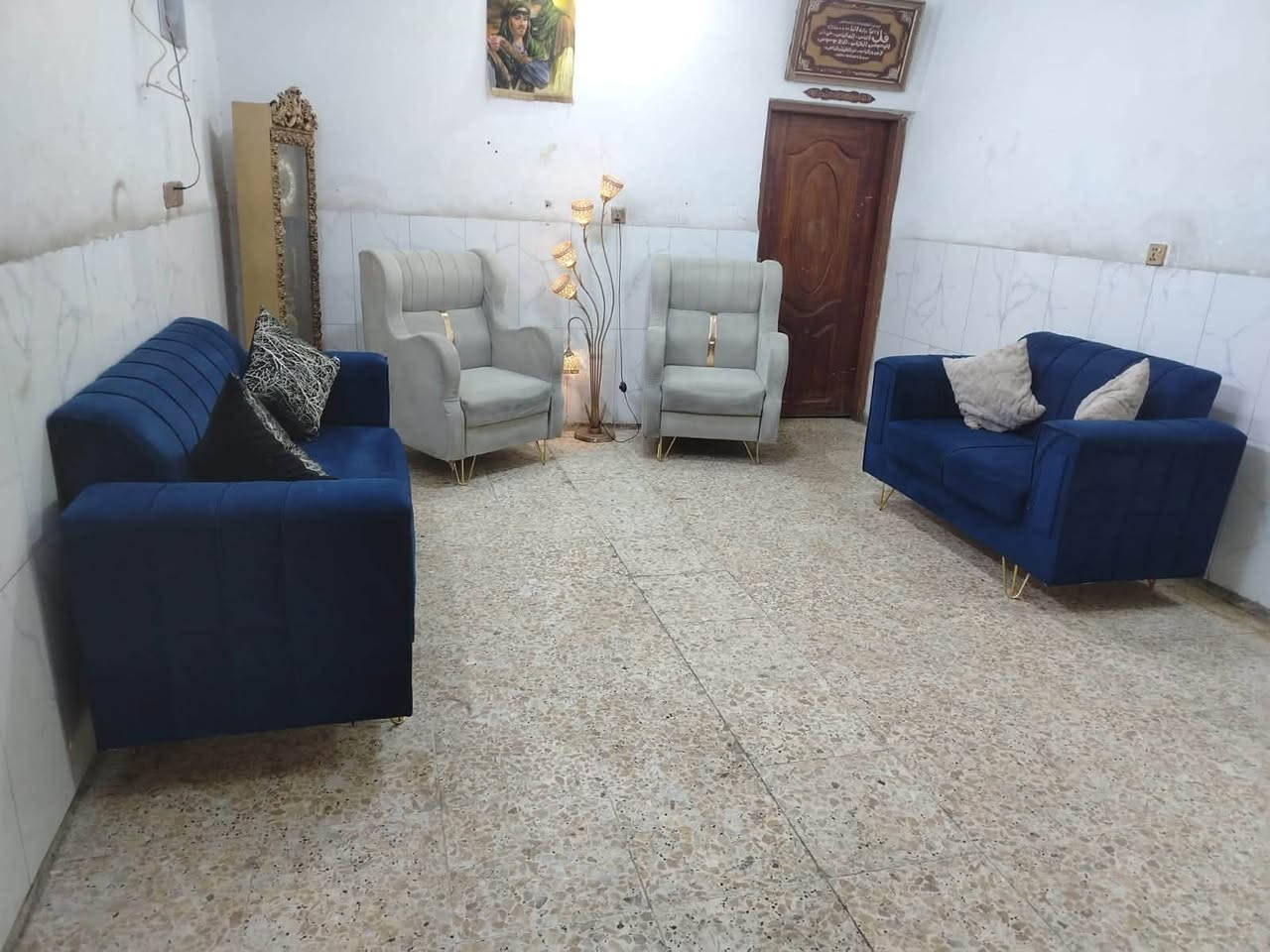 تخم سبع مقاعد نظيف جدآ مكاني بغداد سعره ب200 وبي مجال ويوجد توصيل بكروه ***********
