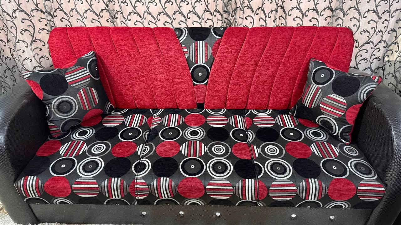 ديوان للبيع
قياسو 7 متر  خشب جام شغل عراقي 
حرف L السعر 350 الف وبي مجال 
*********** اسيا 
***********كورك
