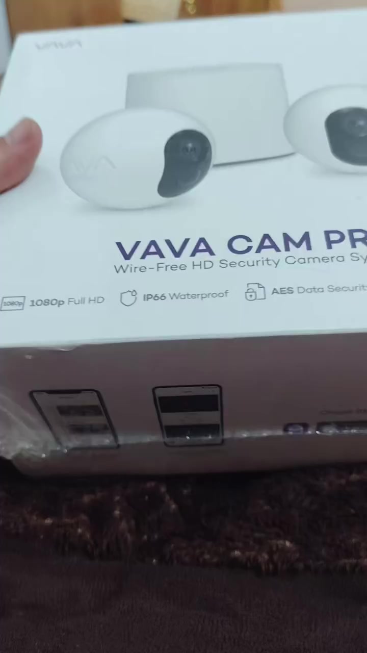 بكج كامرات فيفا 
هذا المنتج هو نظام كاميرات مراقبة منزلية لاسلكية من طراز VAVA Cam Pro (VA-HS003). 
الدقة: تصوير فيديو بجودة 1080p Full HD. 
التصميم: نظام لاسلكي بالكامل يعمل بالبطارية، مع قاعدة أساسية للتخزين. 
المميزات: مقاومة للماء والغبار بمعيار IP66، مما يجعلها مناسبة للاستخدام الخارجي. 
التخزين: توفر تخزينًا محليًا (Local Storage) آمنًا باستخدام بطاقة SD، دون الحاجة إلى اشتراكات شهرية للسحابة. 
صوتيات: تدعم صوتًا باتجاهين (Two-way audio).
انطونا سعر بيهه وبالعافية


**إذا كنت صاحب هذا الإعلان وتريد حذفه لأي سبب، رجاءا أرسل رسالة إلى الدعم الفني**