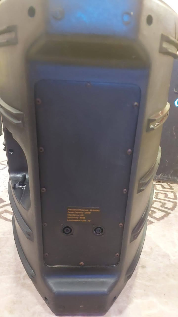 زوج سماعات DJ للبيع شغالات ونظيفات على الفحص التفاصيل في الصور مكاني بغداد الجديدة للتواصل والاستفسار الاتصال على الرقم واتساب 
***********
