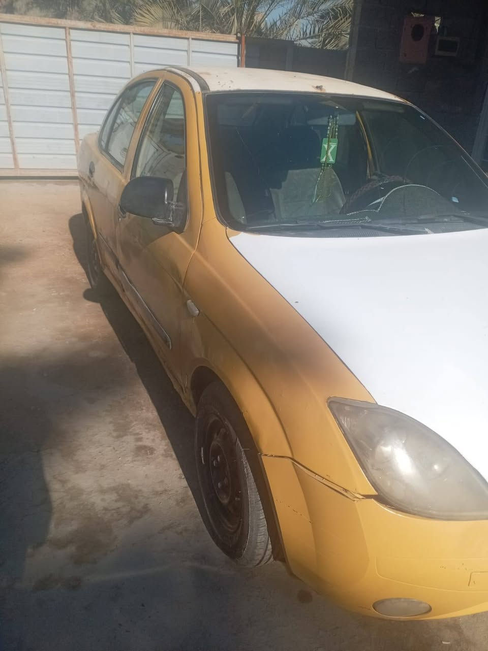 سياره طيبه للبيع موديل ٢٠١٥ سياره حلوه جاهزه بيها تبديل قطعه وشويه خياسات رقم بغداد كير محرك نضاف حداديه نظيفه سنويه لحد ٢٠٢٨ راعيها يريد مداور بيع مستعجل رايدها ٢٥ وبيها مجال عنوان كربلاء الحسينيه مكلف بالنشر الاتصال ع راعيها ***********
