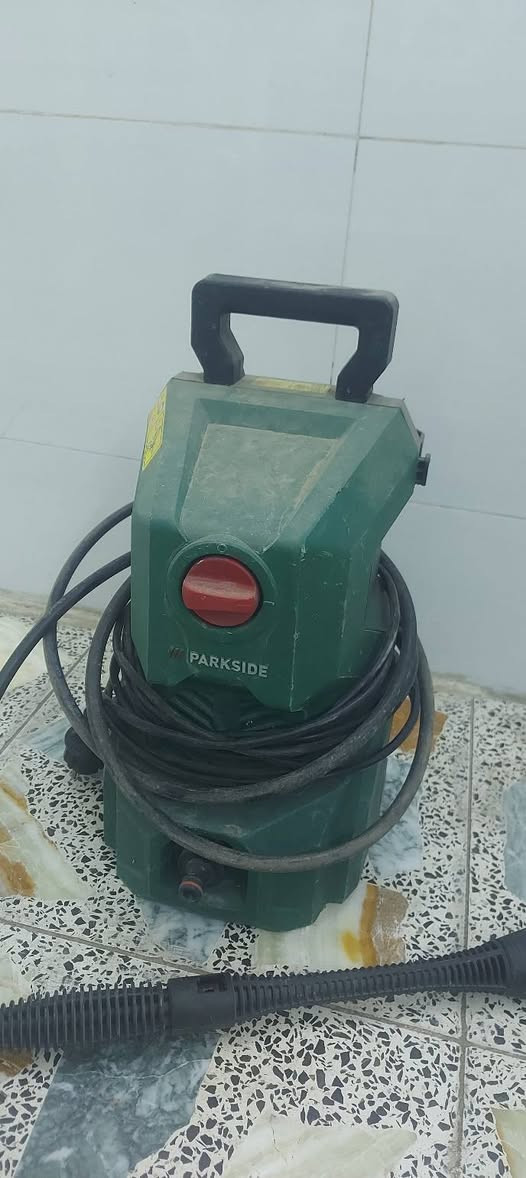 فاره غسل مستخدمه قليل السعر ٥٠ مكاني قرب كراج الاسدي ***********
