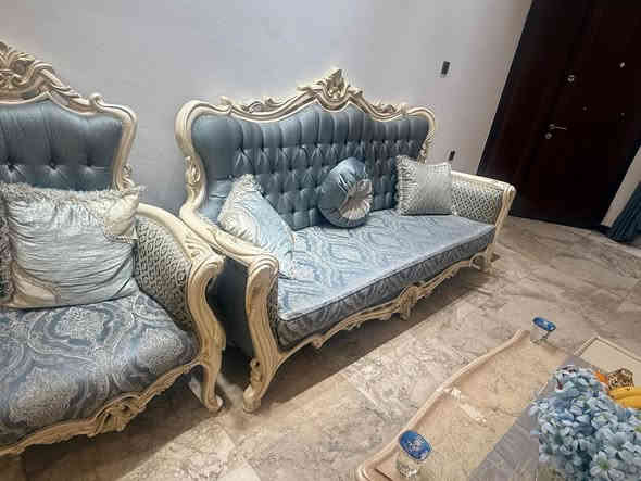 للبيع مستعمل نظيف جدا بغداد نفق الشرطه *********** عشر مقاعد السعر ٧٥٠ ألف
