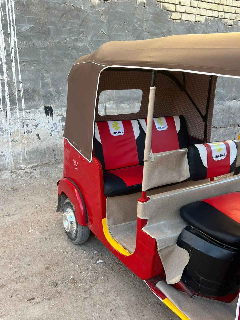 السلام عليكم تكتك 17اواق السعر 2400وبيهه مجال حك جيه ‏‪***********‬‏
