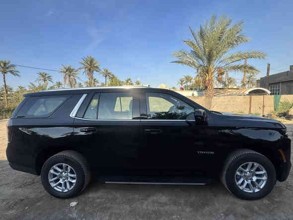 تاهو موديل 2025 خليجي ضمان وكالة المنصور سيارة كفالة عامة من زلغ  من جميع النواحي  كير مكينة شرط فحص بعدها بضمان الشركة وكلها مجاني كافة الامور 
رقم#بغدادباسمي تحويل ثاني يوم 
السيارة بدون دبل كود (كفاله )
عداد المسافة 3 الاف ( زيرو)
المواصفات 
5كامرات
كامرة دوارة 
لون اسود ملكي 
حجم المحرك V8 5.3L
مرتبط بناقل حركة أوتو 10 نمر
رادار + تحديد مسار + مانع تصادم + نقطه عمياء مفتاح التشغيل بصمة
4 باب بصمة
تشغيل عن بعد 
دفع خلفي RWD 
اريل نفكيتر 
حساسات أمامية 
حساسات خلفية 
لايت زينون + LED
بك لايت LED 
دخول بصمة ذكي 
ويل كب 18
حساسات ضغط الاطارات 
اشارة في المرايا الجانبية 
تعليق لمس
هاند بريك كهرباء 
دشبول شاشة ديجيتال متصل
شاشة جبيرة حجم 17 + Apple Car play
شفتات مقود 
مثبت السرعة Cruise 
المودات والاوامر الصوتية 
مخرج منفذ الطاقة 
3 قطع تبريد
حركة المقاعد الأمامية كهرباء
ثلاجة 
تبريد لمس مناخين منفصلين 
3 قطع تبريد 
أوضاع القيادة Drive Mode 
أوتو هولد Auto Hold 
نظام مانع الانزلاق 
نظام نزول المنحدرات 
نظام تحديد المسار
نظام اطفاء وتشغيل المحرك التلقائي
تطعيم الدواخل ألمنيوم
مكان سيارة بغداد الرصافة 
جديدة وبل عافية ع ياخذها 

مكان سيارة كربلاء 
*********** 
سعرها  (620)
