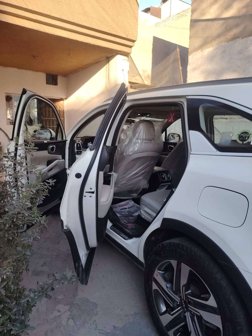 كيا سورنتو 2023
رقم اربيل  تحويل مباشر 
السيارة  جديدة مكفولة من اي حادث 
ماشيه 40Kmحقيقي
سته سلندر
بانوراما
كير موس
هند بريك بصمه 
اوتو هولد 
كشنات كهرباء 
صندوگ ذكي كهرباء 
شفتات ستيرن 
كامرة دوارة
بصمة عدد 2
اربع عدسات
بردات بلاديه
سبعه راكب 
ثلاث قطع تبريد 
وبعد بيها مواصفات
الكشنات الخلفيه ولا مفتوحه
سبير علئ الشركةمانازل  
للاستفسار ***********

