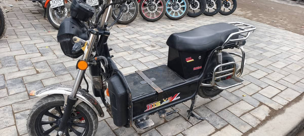 هارلي حديد للبيع نظافة فول بطاريات ليثيوم 
30 امبير مابيها نقص كلها شغالة السعر بـ750 الف بسعر البطاريات العنوان كرادة قرب ساحة كهرمانة ***********
