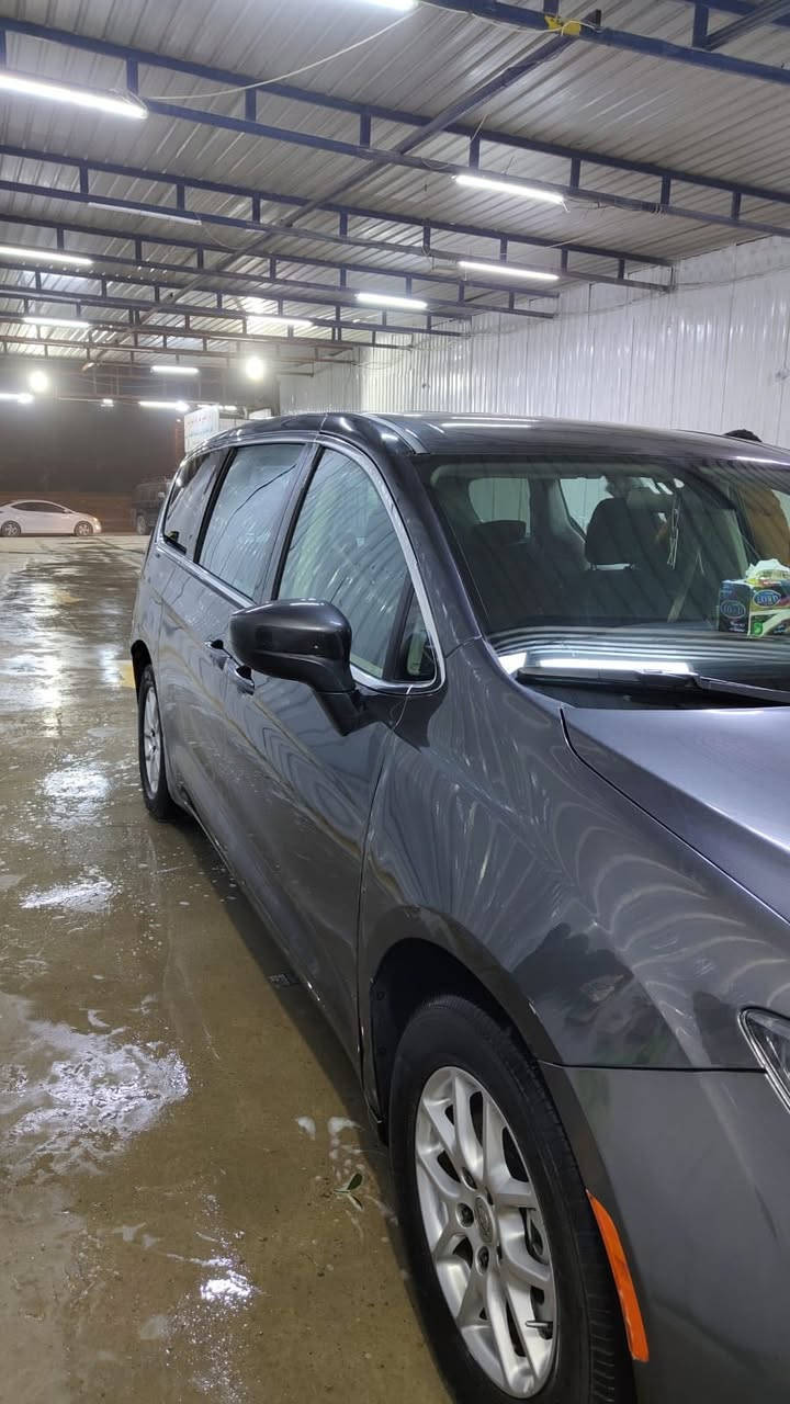 السلام عليكم فيوجر للبيع ٢٠٢٢ رقم اربيل بسمي 
محرك ٣٦٠٠ موصفات تحكم ستيرن بيبان كلهه كهرباء كشنات هيتر ستيرن هيتر سياره كلش جديده وماناقصهه كلشي والسونار مرفق ويا الصور بيجم كبس حادثهه باب خلفي وربع الجاملغ وبيهه صبغ كلير من امريكا باب السلايت والصدر سياره مابيهه اي ايرباك ولا ضوه مشتغل بلدشبول وهذا رقمي ***********
