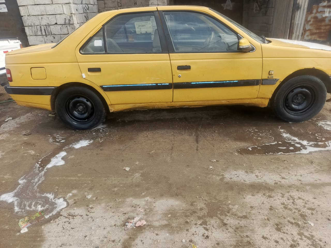 بيجو اكد موديل 2016
سنويه ال2028 
مصفره  غرامات عليها سنه هيئه
سياره حلوه لاتبخير ولاتنقيص
حداديه جديده
راعيها بلبصره حرف أ
كهربائيات كلها شغاله
سياره حلوه مرتبه
رايدها ب 27 وبيها مجال قليل 
لتواصل***********
