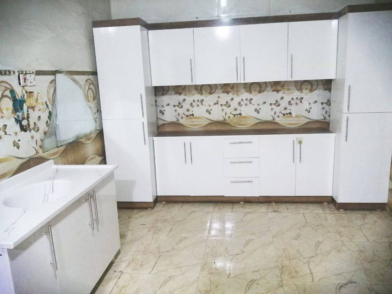 السلام عليكم دواوين جديد غير مستعمل 11مقعد سبعه متر بلوك اسود صندوك بلاويد سفنج7سم مميز اول رجل حديد شقل درجه اوله الي يخدمنه ع باب الله يراسل او يتصل سعر المفرد 330
‏‪***********
