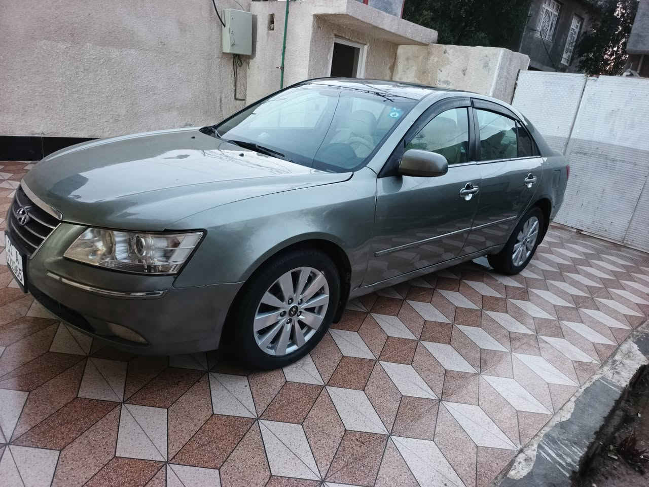 السلام عليكم  ❤️
اللهم صل على محمد وال محمد 

 السلام عليكم سوناتا 2009 فول لمتدد داخل صاج 
  
 رقم بغداد شرط التحويل 
 
محرك لوك جديد 3300 
6سلندر 
السياره جديده بمعنى الكلمه 
  
صدرامامي خلفي جديد  
 سياره حلوه وناعمه كلش 
مديومه ادامه كامله 
 

كهربائيات كلها شغاله 
تحكم بيانو شاشه 
 
 باتري جديد  اصلي 
  تبريد شغال بيانو 
تدفئه شغاله 
تخم تاير 
  خلفيه دواره 
سنتر لوك  
    
بيها كم قطعه صبغ قطع أبيعك حزام بس هيه مو حزام حادث امريكا الجاملغ الامامي جهه السائق مبدل ليبل واحد 
تجي تفحص وتقتنع واني حاضر 
        
العنوان : قرب بوابة الراشديه
 …السعر103
بدون مراوس بدون اقساط بيع نقد فقط 
 الشراي يتصل📞 وحياكم الله  اخوتي‏
للاستفسار والتواصل:***********
***********
