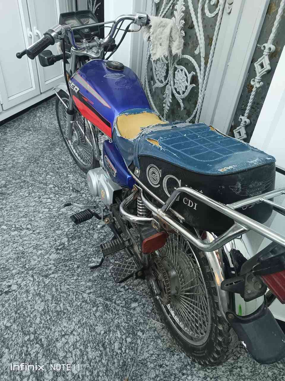 دراجة تاكير 2021 اطولية السعر 400المكان كربلاء الي يرغب الاتصال على الرقم ***********
