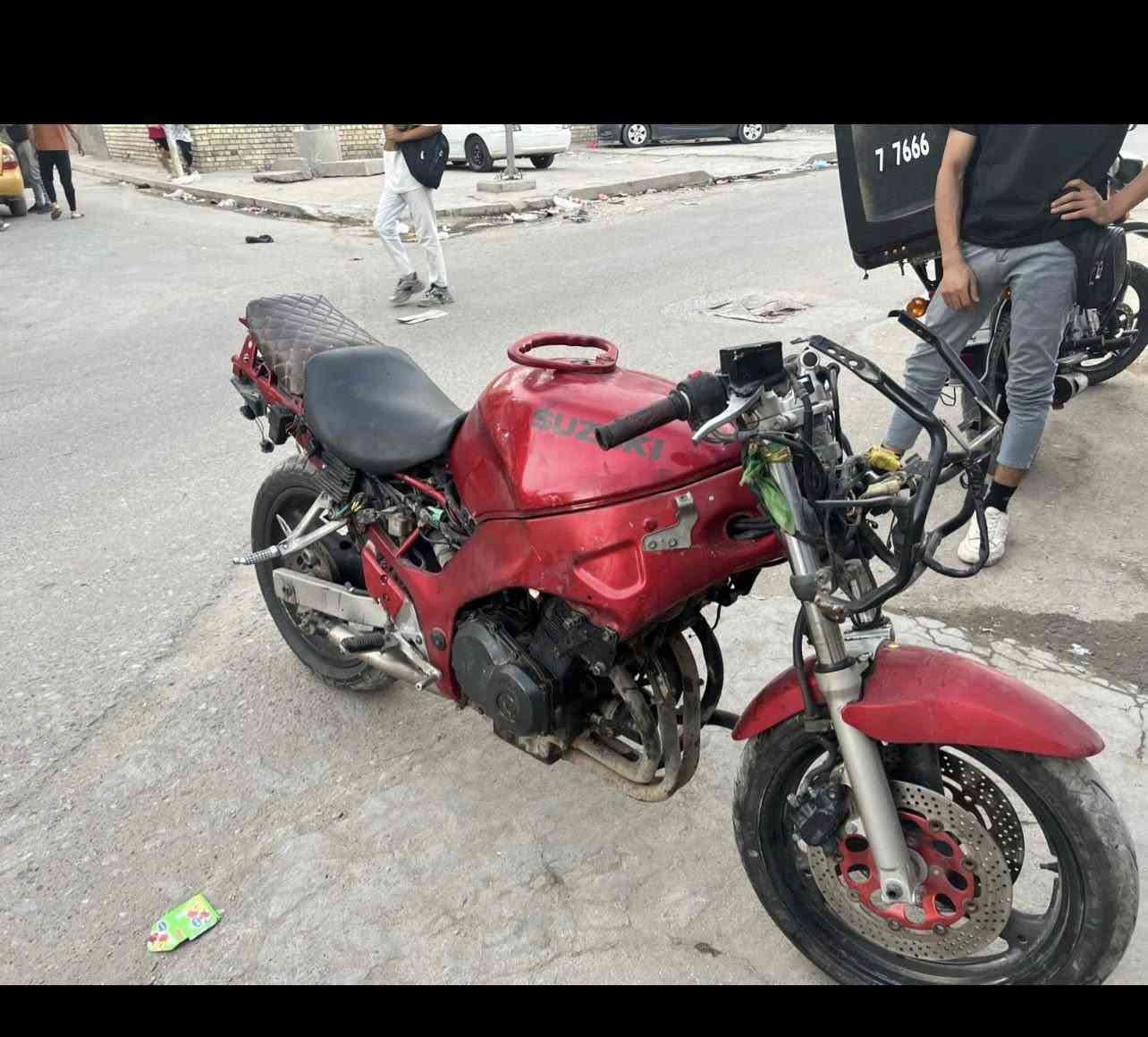 سلام عليكم دراجه ساسوكي مكينه 400سيسي الدراجه مكفوله من السرقه ابيع الدراجه كوم حديد المكينه مجفته كامله تجفيت مضبوط الدراجه طافيه الكهربايات تعبانه كلش الدراجه غراضها كلها موجوده الكفرات و الدشبول و كلشي موجود أوراق  موجوده هاذ الفيديو صوت الدراجه سعر الدراجه قيم بل يرضا الله ولا تكسر ما متواجد فيس رقم التليفون***********

عنوان بغداد بلديات
