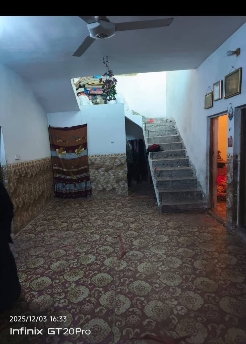 السلام عليكم بيت البيع المساحه مالته 300متر القريت النتصار قرب المصتوصف السعر 60وبي  شي بصيط ‏‪0781 428 4928‬‏التصال الهاتف
